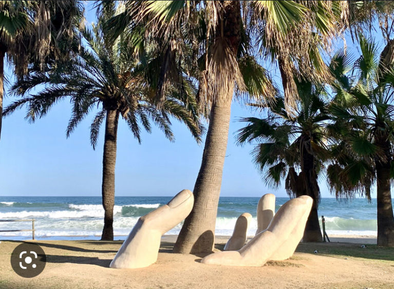 Escultura Mano al Cielo (Handstatyn)